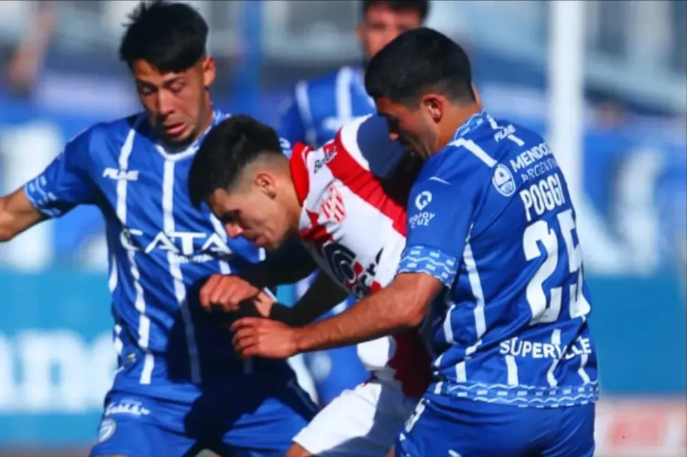 Godoy Cruz e Instituto empataron 1-1 en Mendoza