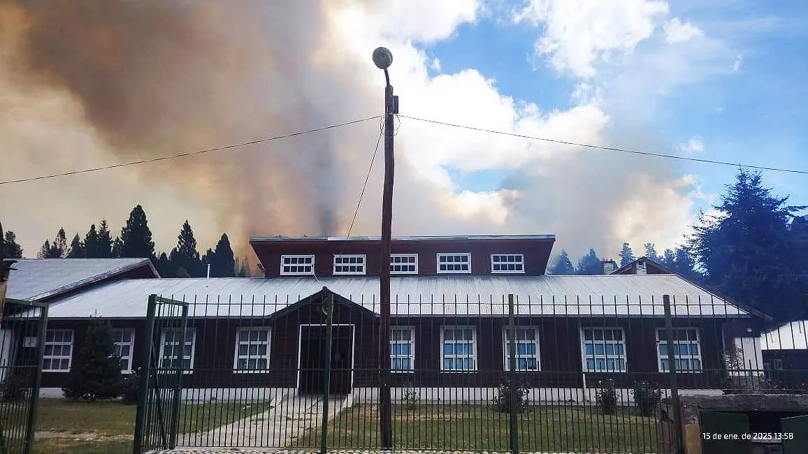 incendio Epuyén Foto Feriantes la Trochita