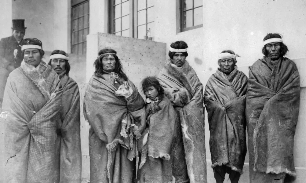 Los tehuelches exhibidos en EEUU. Foto: Jessie Tarbox Beals / St Louis Public Library / LA NACIÓN