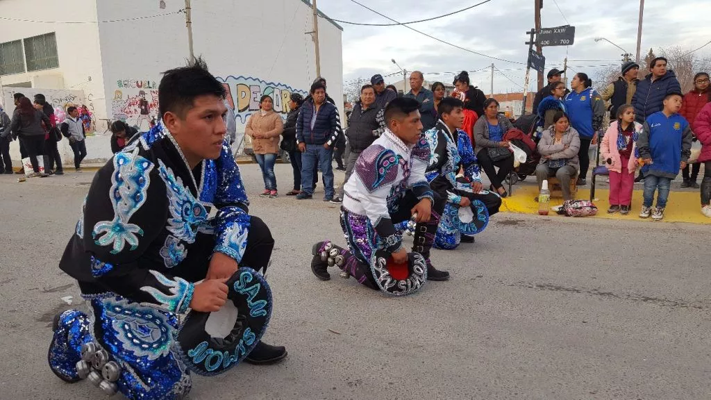 BOLIVIANOS CELEBRARON A LA VIRGEN DE COPACABANA EN MADRYN