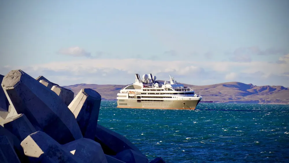 Camarones recibio su primer crucero