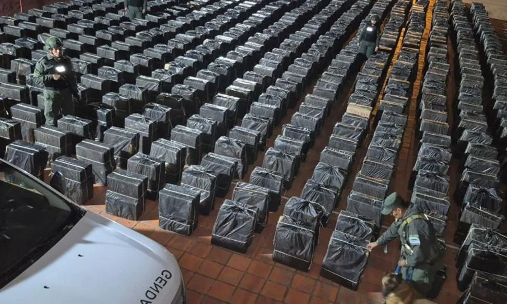 Incautan un camión con 306.000 atados de cigarrillos de contrabando