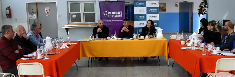 Funcionarios provinciales y directores municipales se reunieron en Rawson