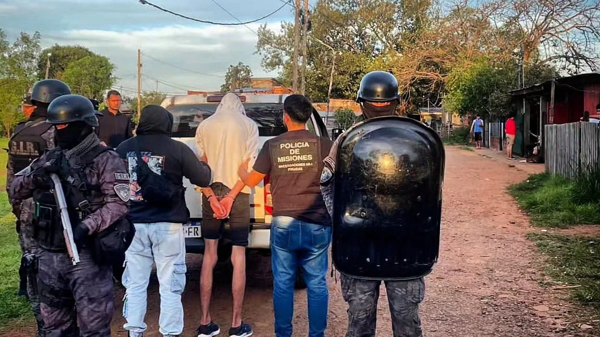Joven capturado por tres causas de robo en Posadas