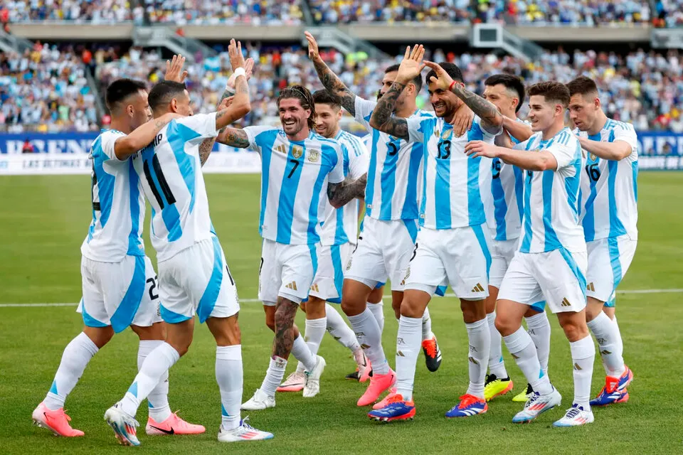 La selección recibe a Chile