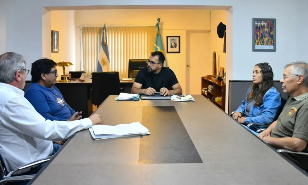 Reunión del intendente con taxistas