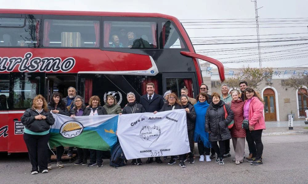 Damián Biss y el Coro de Adultos Mayores