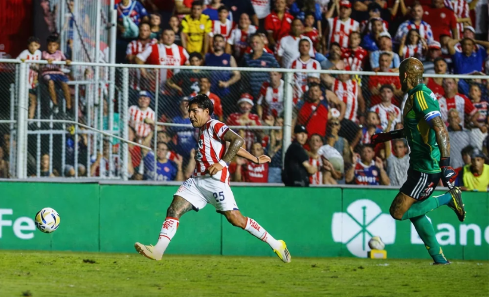 cruzó mitad de cancha en el descuento, perdió la pelota y dejó servido el tanto final de Unión.