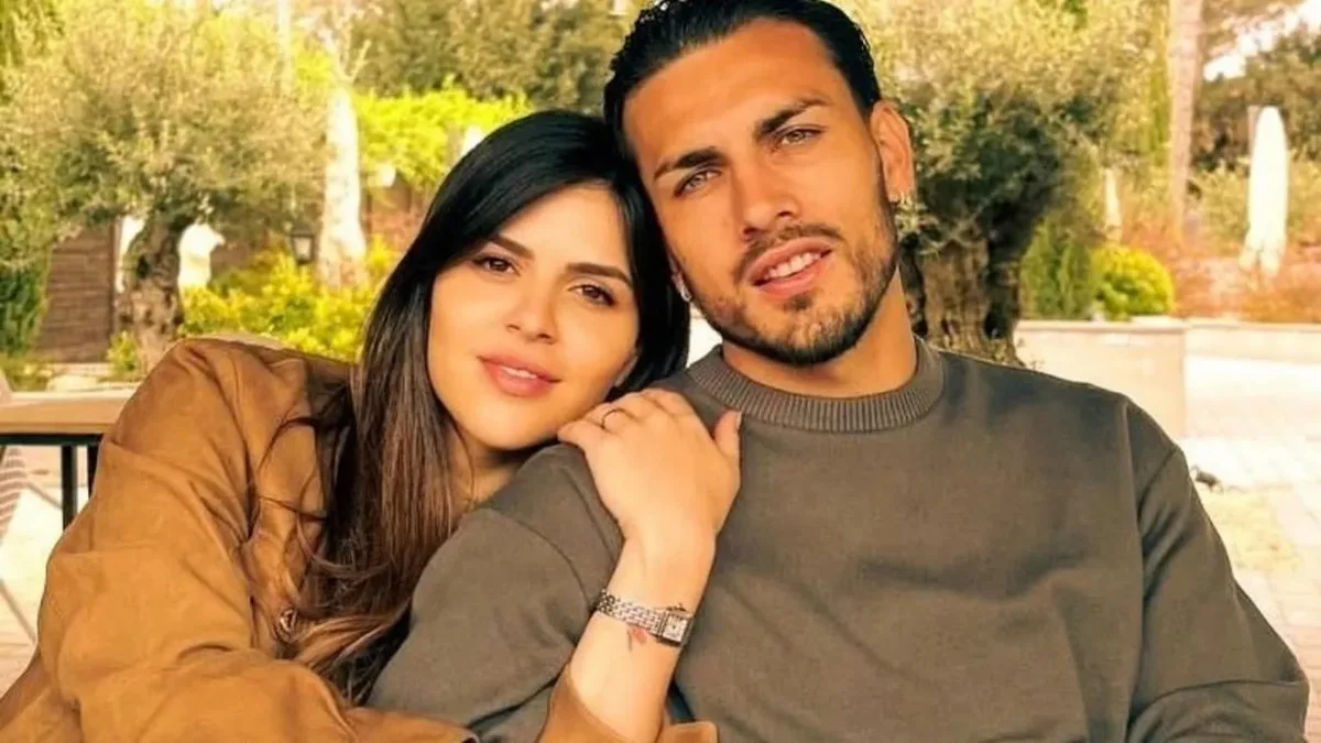 Paredes relación abierta (Pronto)