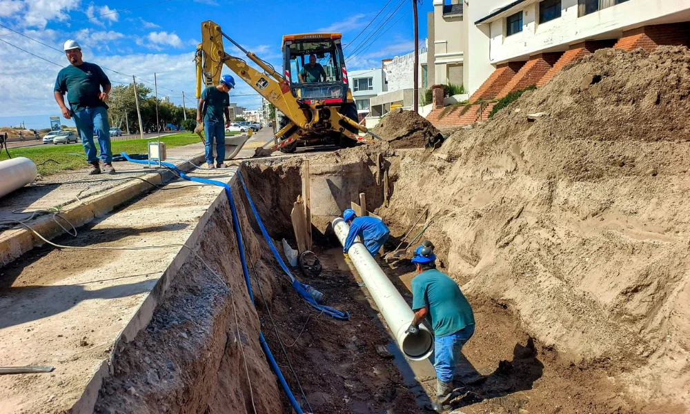 Trabajo en reemplazo de cañerías de clocas