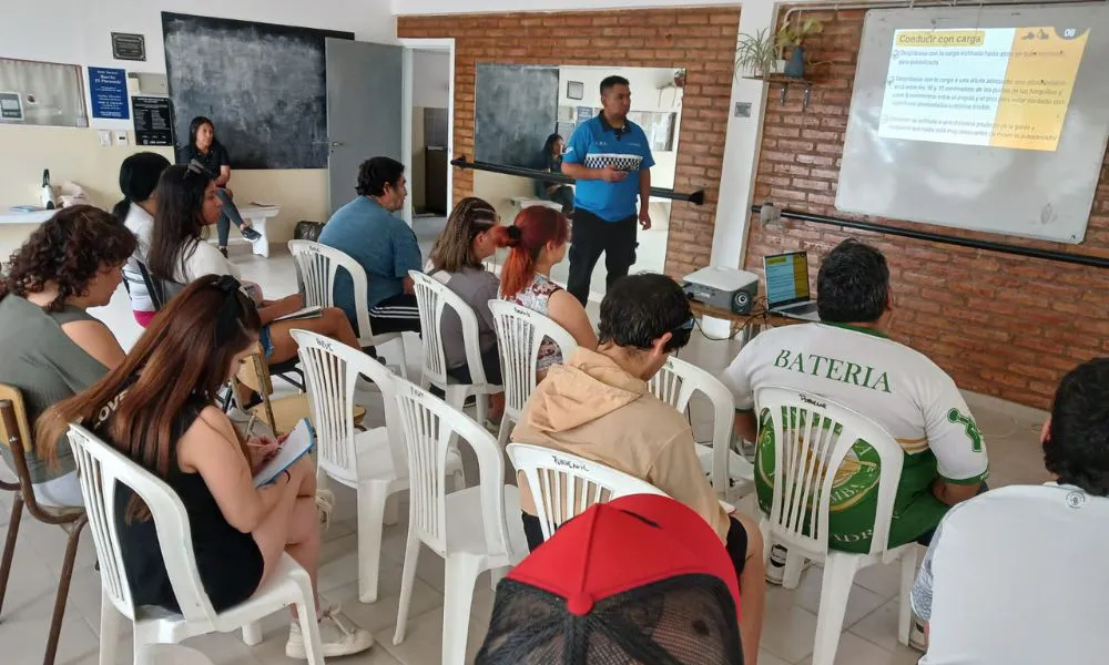Charlas de educación vial en barrios de Madryn