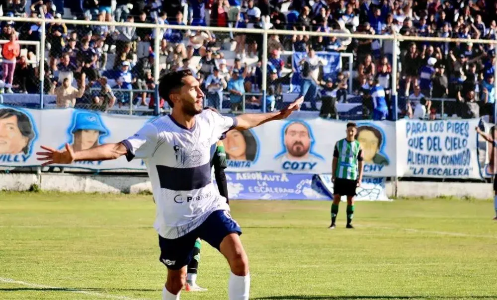 El Lobo venció 3-1 a Boxing y sacó ventaja en la ida de las semifinales