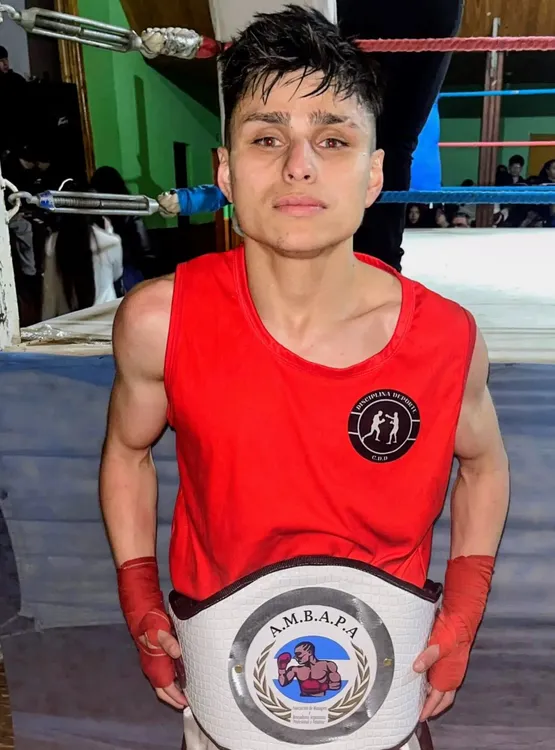 Andrés Quinteros, también del CBR, celebró con euforia la conquista.