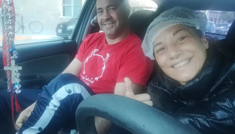 Walter Mathtysse y su hermana soledad rumbo a su domicilio