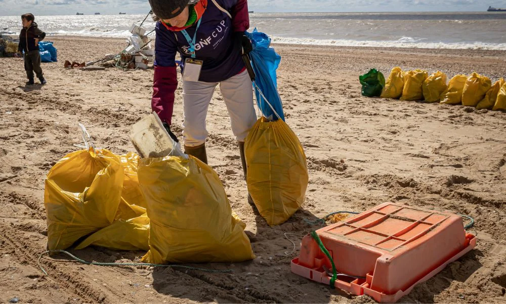 Plogging en la playa