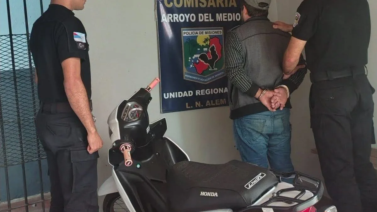 La policía detiene a hombre con moto robada