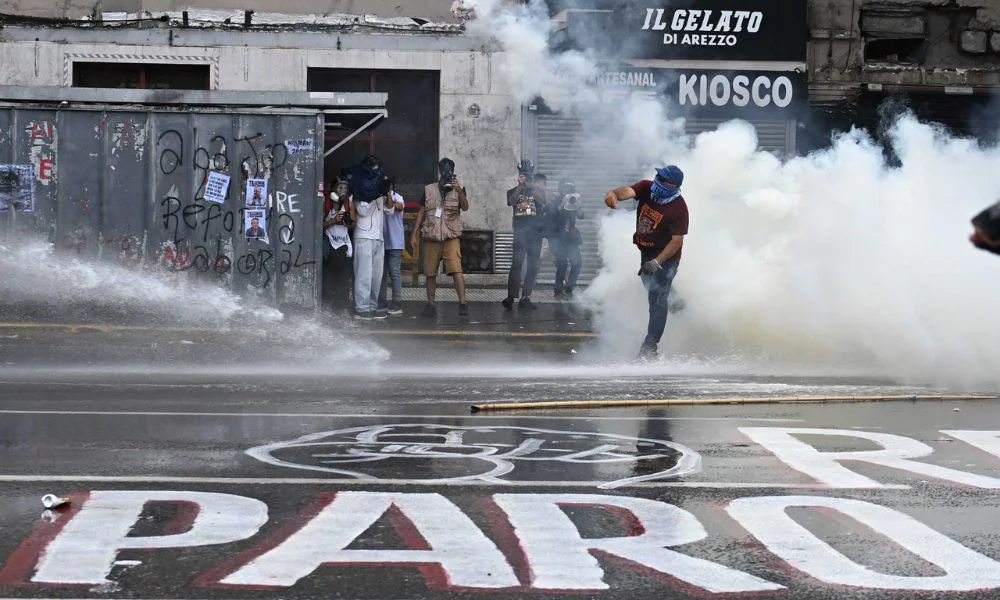 La violencia en las manifestaciones contra la reforma foto Noticias Argentinas