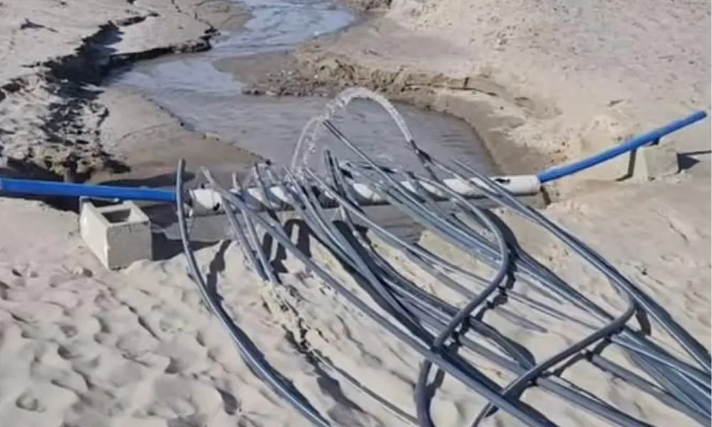 Cañerías en la playa