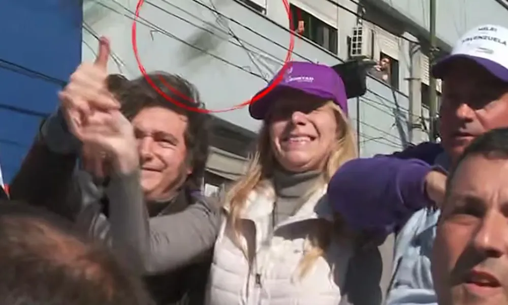 Caravana de Milei en Lomas de Zamora