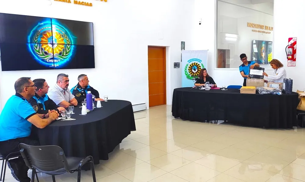 uniformes policiales_11zon