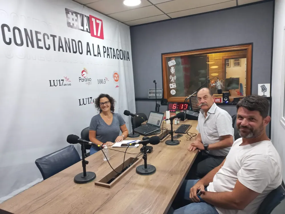 Eduardo Villouta Stengl y Santiago Arnoldi en La Noche del Sur con Paola Brossy