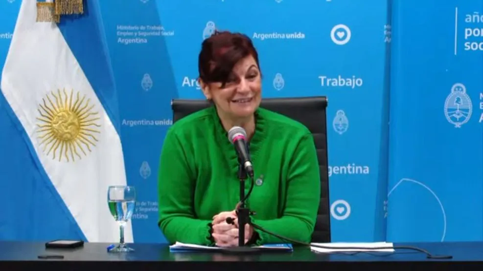 Kelly Olmos contenta por los anuncios de Massa