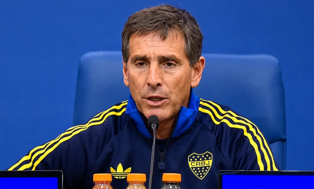 El entrenador admitió fallas decisivas ante Huracán, cuestionó un fallo arbitral.