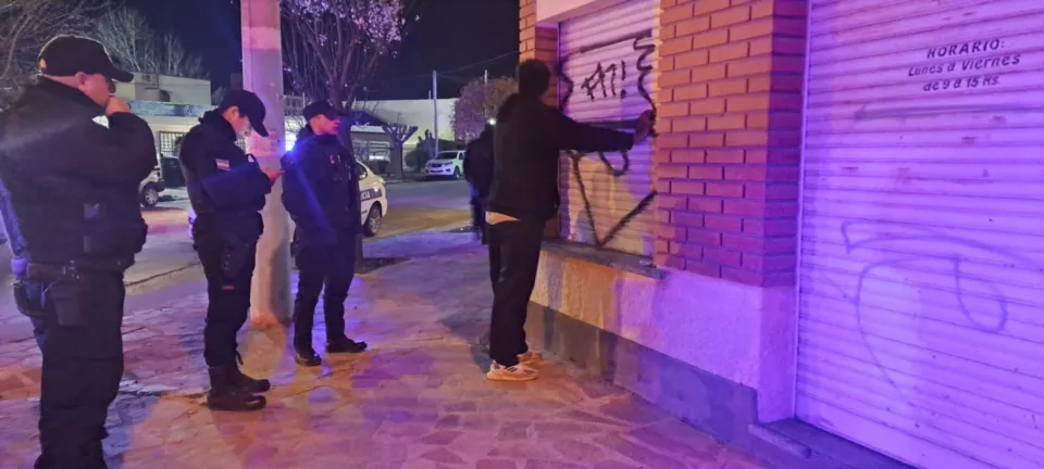 Menor robando en Trelew 1