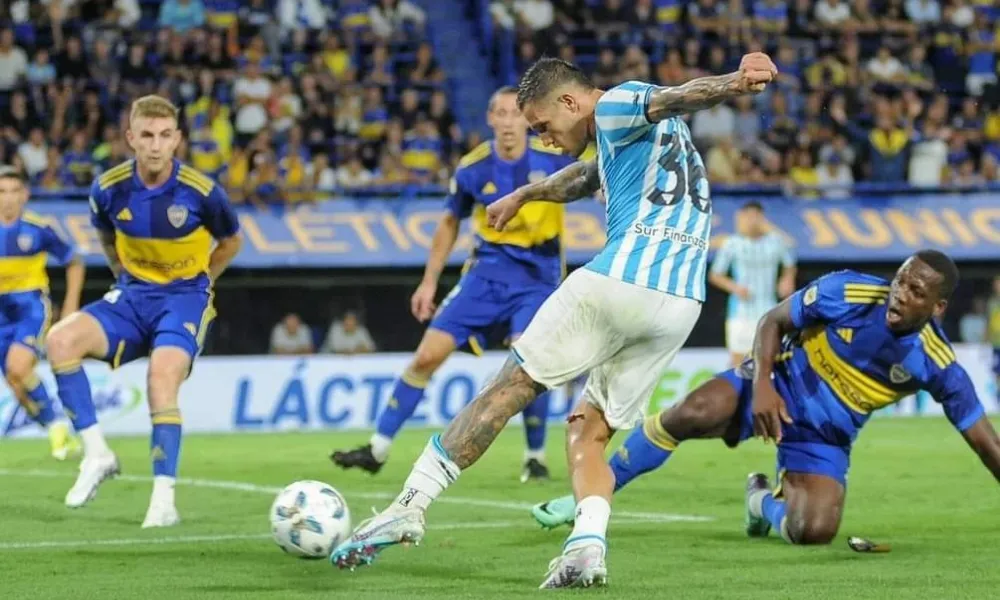 Racing y Boca juegan en Avellaneda