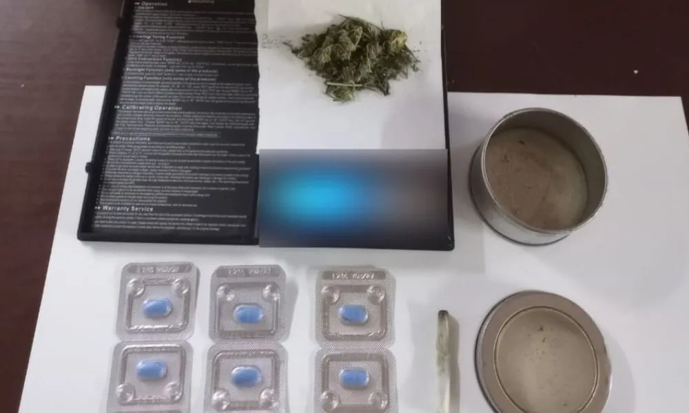 Secuestran marihuana y pastillas estimulantes durante un control policial en Arroyo Verde