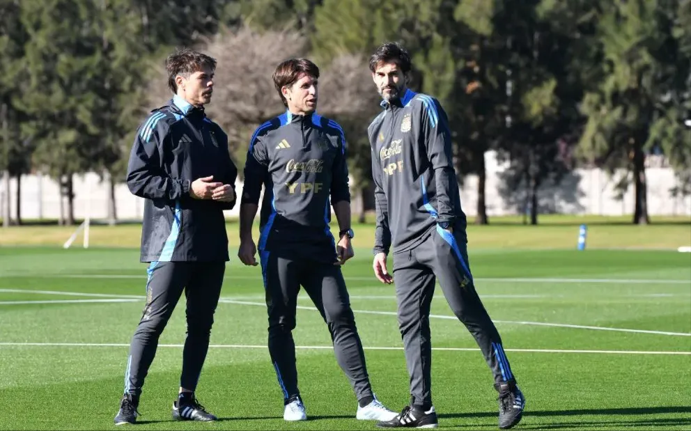 Diego Placente entregó la lista oficial de 21 convocados para el Mundial Sub 20