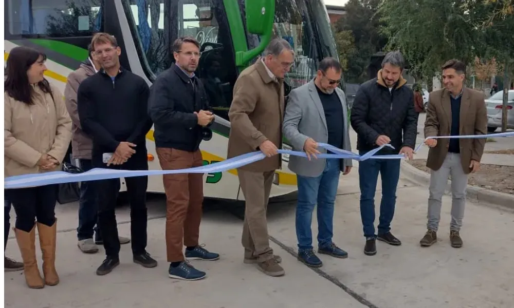 Inauguración acceso de colectivos