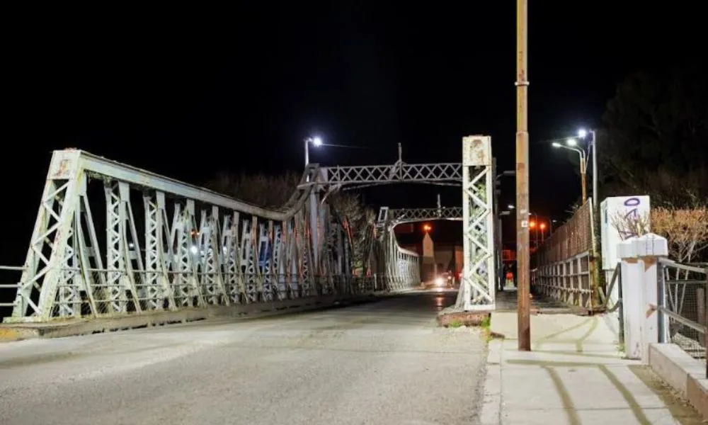 Puente del Poeta iluminación nocturna