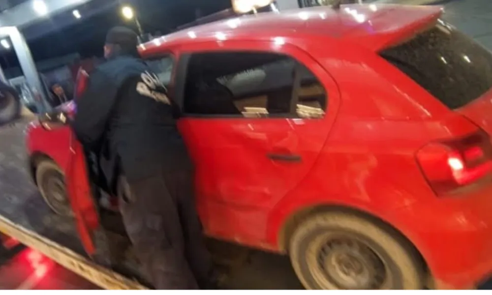 Auto en el cual se movilizaba la mujer