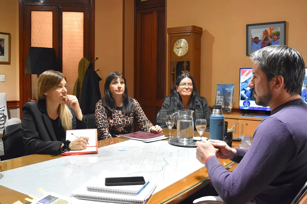 Merino recibio a la ministra Papaiani