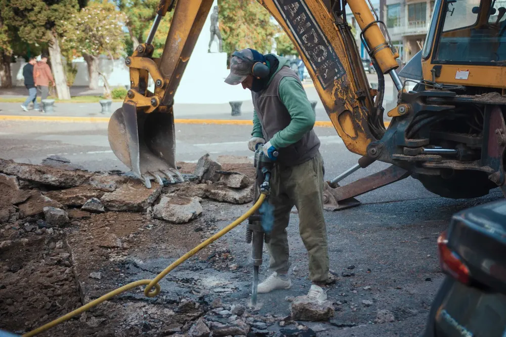 La Municipalidad avanza con el plan integral de refacción de calles en Rawson