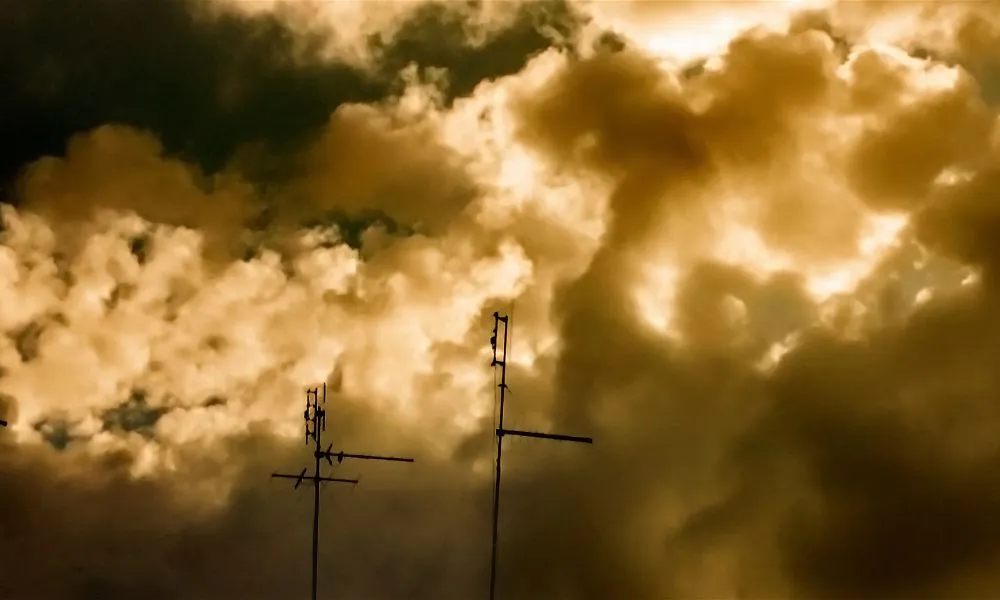 Cielo con alerta por viento imagen ilustrativa Freepik