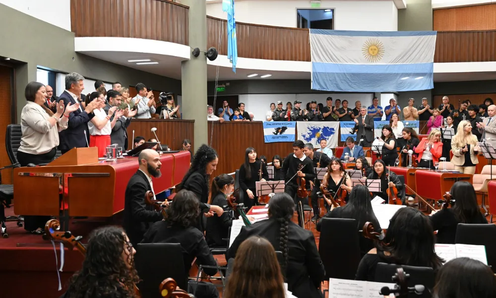aplausos en el recinto