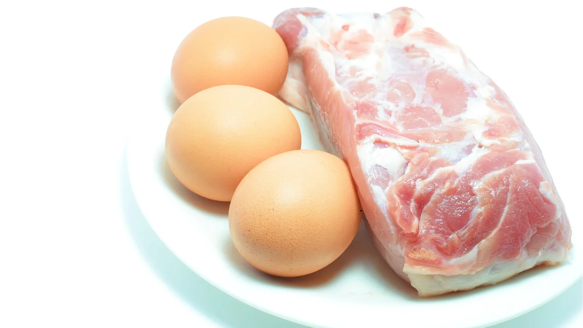 cerdo y huevos