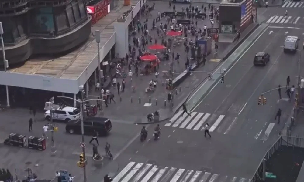 La situación obligó a una rápida intervención policial en Times Square.