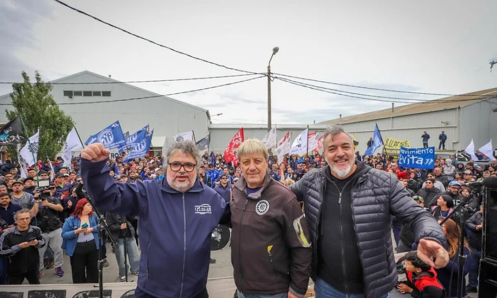 El conflicto afecta a 140 trabajadores, quienes reclaman el pago de haberes.