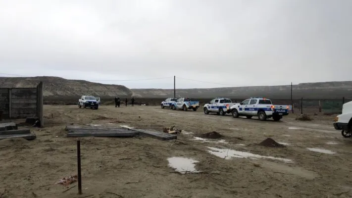 Municipalidad y policía trabajando en el área.