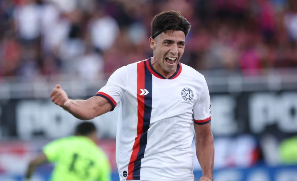 El Ciclón pegó de entrada y lo liquidó sobre el cierre con Cuello.