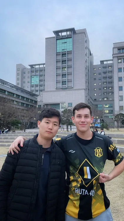 Felipe en Corea
