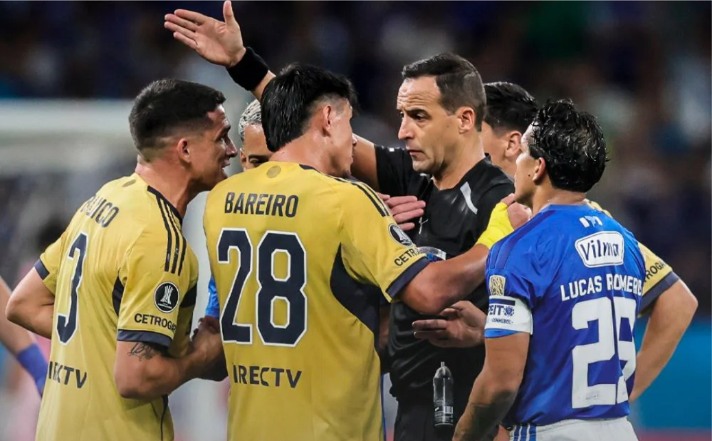 La derrota en Brasil achicó el margen de error del equipo de Boca, que todavía depende de sí mismo.
