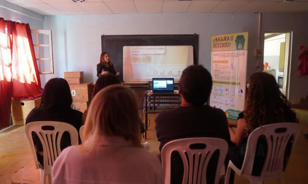 Taller de separación de residuos en Trelew