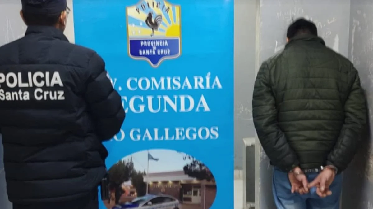 Detenido por filmar en baño de mujeres
