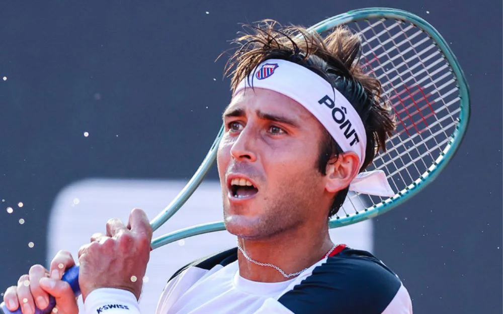 El platense superó en sets corridos a Gaubas y ahora enfrentará al portugués Faria.