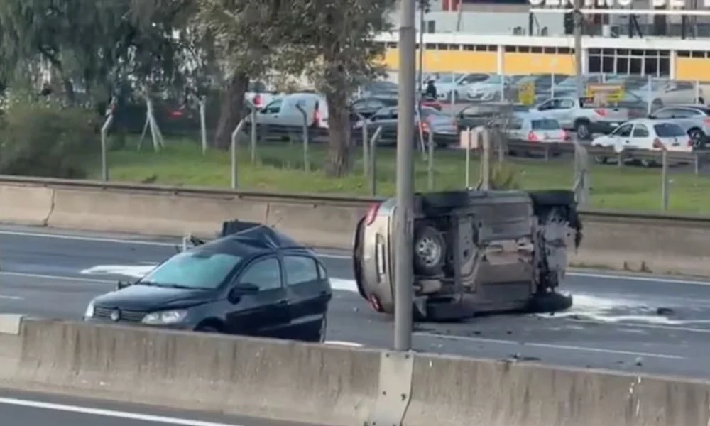 En el asiento trasero viajaba una niña de dos años que murió como consecuencia del impacto.