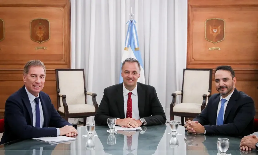 Santilli y Adorni junto a Valdés